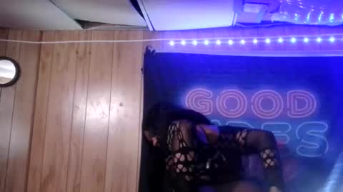 Snapshot of tsnitra chatting on 11/10/25, 07:40 TsNitra online show from 11/10/25, 07:40