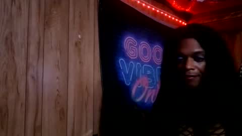 Snapshot of tsnitra chatting on 11/23/25, 08:58 TsNitra online show from 11/23/25, 08:58