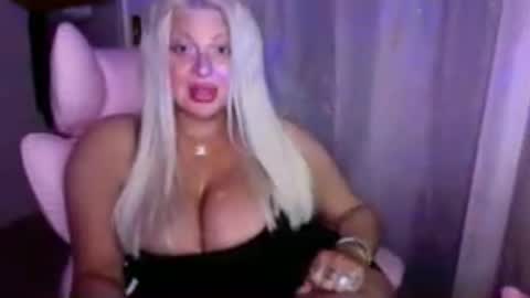 Snapshot of tstinadoll chatting on 06/20/26, 12:03 xTinnaaaaa online show from 06/20/26, 12:03
