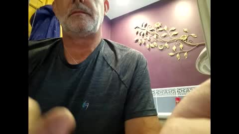 Snapshot of tubsy6868 chatting on 10/26/25, 04:24 tubsy6868 online show from 10/26/25, 04:24