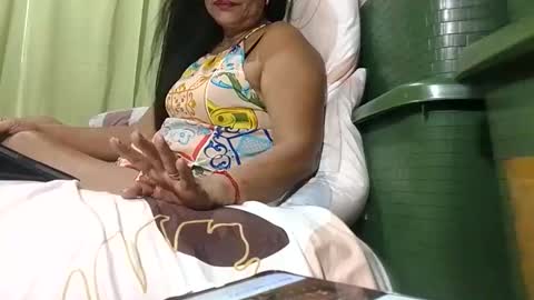 Snapshot of tuchmegently chatting on 11/13/25, 11:14 Mae online show from 11/13/25, 11:14