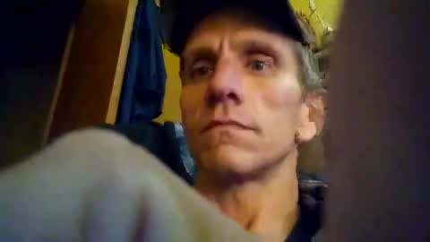 Snapshot of tulsapussyhungryguy chatting on 12/31/24, 05:51 Flash online show from 12/31/24, 05:51