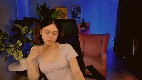 Snapshot of tunaholli chatting on 06/10/26, 06:12 tunaholli online show from 06/10/26, 06:12