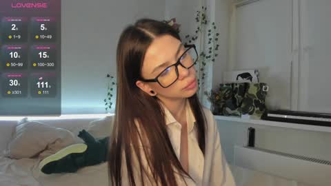 Hi everyone my name is Tina Id love it if you could help make sense of it here  online show from 12/02/24, 01:47