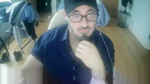 Snapshot of tuscan_taurus chatting on 11/10/25, 05:01 tuscan_taurus online show from 11/10/25, 05:01