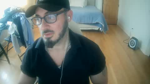 Snapshot of tuscan_taurus chatting on 11/20/25, 02:06 tuscan_taurus online show from 11/20/25, 02:06