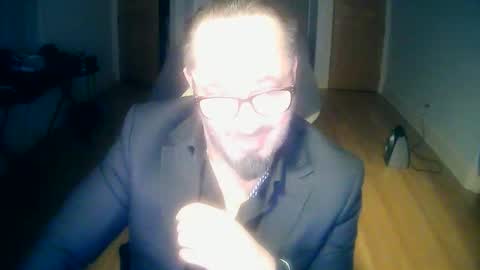Snapshot of tuscan_taurus chatting on 12/14/25, 01:00 tuscan_taurus online show from 12/14/25, 01:00