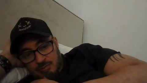 Snapshot of tuscan_taurus chatting on 12/14/25, 01:05 tuscan_taurus online show from 12/14/25, 01:05