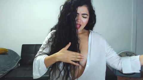 tuti online show from 10/28/25, 01:31