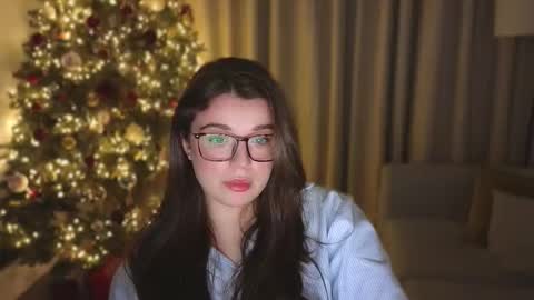Snapshot of tutti_frutti_ chatting on 12/20/25, 09:44 Ariana online show from 12/20/25, 09:44