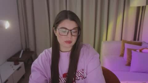 Snapshot of tutti_frutti_ chatting on 02/17/26, 09:32 Ariana online show from 02/17/26, 09:32