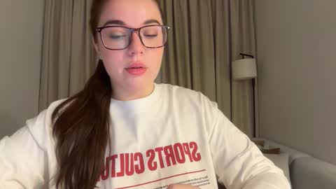 Snapshot of tutti_frutti_ chatting on 03/14/26, 09:20 Ariana online show from 03/14/26, 09:20