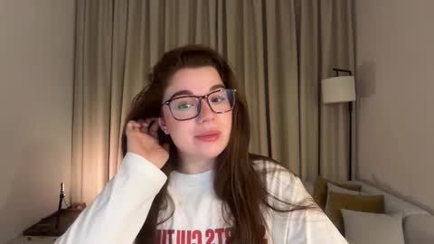 Snapshot of tutti_frutti_ chatting on 03/20/26, 09:19 Ariana online show from 03/20/26, 09:19