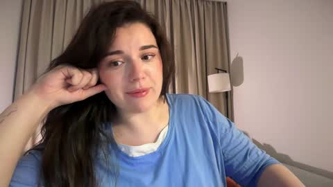 Snapshot of tutti_frutti_ chatting on 05/18/26, 09:09 Ariana online show from 05/18/26, 09:09