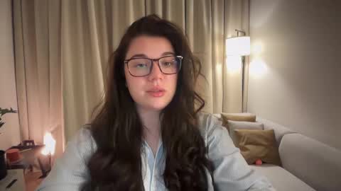 Snapshot of tutti_frutti_ chatting on 05/25/26, 08:15 Ariana online show from 05/25/26, 08:15