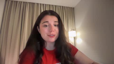 Snapshot of tutti_frutti_ chatting on 05/26/26, 08:27 Ariana online show from 05/26/26, 08:27