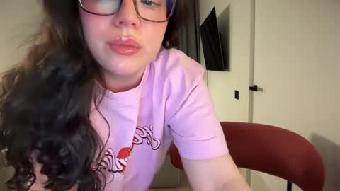 Snapshot of tutti_frutti_ chatting on 05/29/26, 08:29 Ariana online show from 05/29/26, 08:29