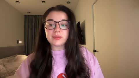 Snapshot of tutti_frutti_ chatting on 05/31/26, 08:32 Ariana online show from 05/31/26, 08:32