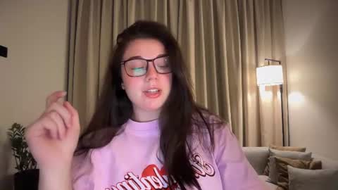 Snapshot of tutti_frutti_ chatting on 06/05/26, 08:36 Ariana online show from 06/05/26, 08:36