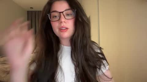 Snapshot of tutti_frutti_ chatting on 06/06/26, 08:13 Ariana online show from 06/06/26, 08:13