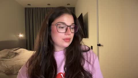 Snapshot of tutti_frutti_ chatting on 06/10/26, 09:46 Ariana online show from 06/10/26, 09:46