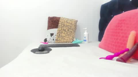 tutty_sweet online show from 12/18/24, 10:24