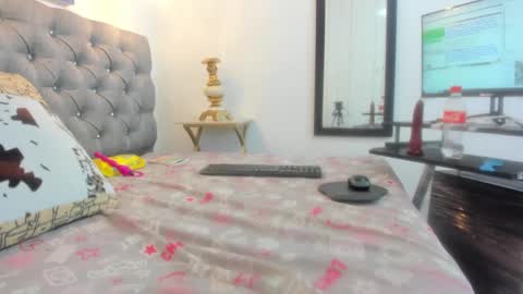 tutty_sweet online show from 12/31/24, 02:40