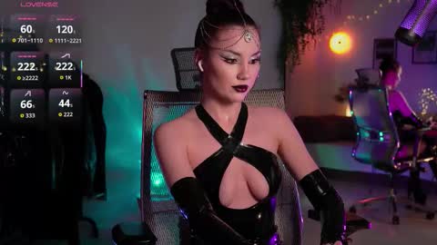 Miss Veth online show from 12/20/25, 04:08