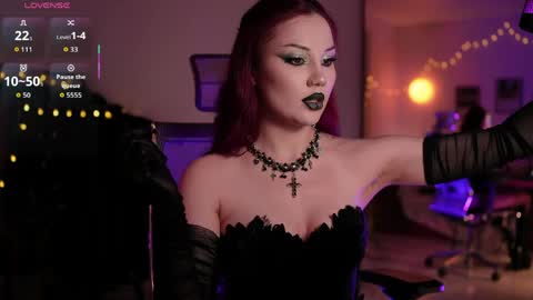 Snapshot of tv_miss chatting on 05/13/26, 02:42 Miss Veth online show from 05/13/26, 02:42