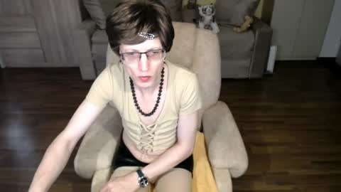 Clementine online show from 06/01/26, 06:04