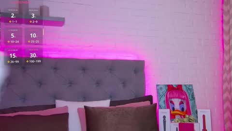 Hallie online show from 12/02/25, 01:33