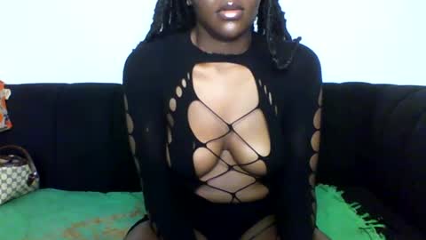 Snapshot of twerking_cheek_1 chatting on 01/17/25, 02:08 Alma online show from 01/17/25, 02:08