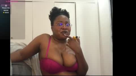 Snapshot of twerkingtemptress chatting on 06/17/26, 12:02 Twerking Temptress online show from 06/17/26, 12:02