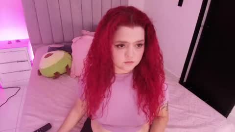 Snapshot of twiggy_sw chatting on 06/11/26, 03:15 Twiggy online show from 06/11/26, 03:15