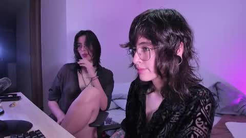 Eve  Lili online show from 10/14/25, 11:27