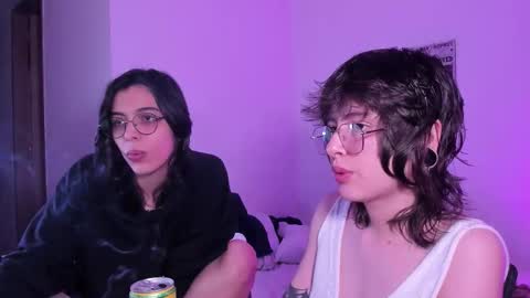 Snapshot of twilightmuses chatting on 11/23/25, 11:15 Eve Lili online show from 11/23/25, 11:15