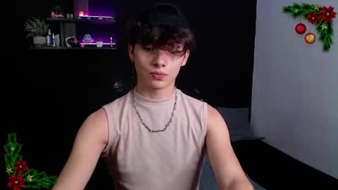Snapshot of twink_dream__ chatting on 12/30/24, 10:01 jhony online show from 12/30/24, 10:01