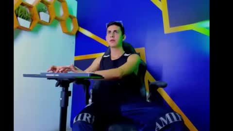 twink_scott19 online show from 10/18/25, 08:31