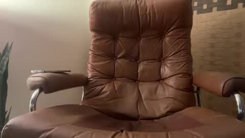 twinkie_lad117 online show from 10/13/25, 09:09