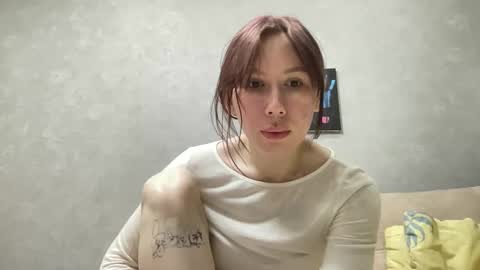 Snapshot of twinkiedoll chatting on 11/03/25, 08:43 twinkiedoll online show from 11/03/25, 08:43