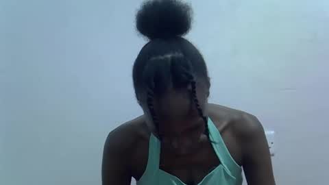 Snapshot of twinkle_tia chatting on 11/01/25, 08:33 BABY TIA online show from 11/01/25, 08:33