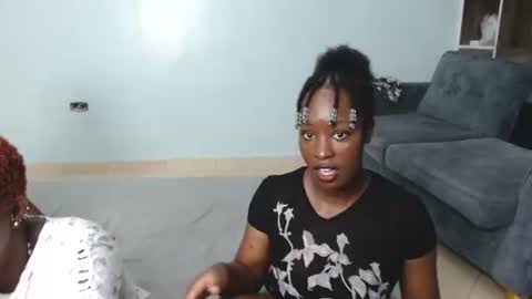 twinkle tushy online show from 10/03/25, 07:00