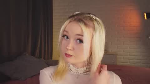 twinklefluff online show from 10/16/25, 04:08