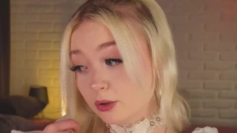 twinklefluff online show from 10/17/25, 04:09