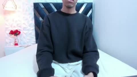 Snapshot of twinks08 chatting on 02/05/25, 10:55 twinks08 online show from 02/05/25, 10:55