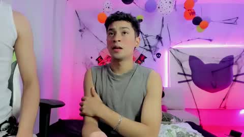 Snapshot of twinks_boys_ chatting on 10/26/25, 03:34 JHOAN LIAM  ZACARIAS online show from 10/26/25, 03:34