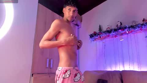 twinksboys_23 online show from 02/05/26, 12:54