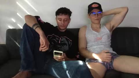 Snapshot of twinksguys360 chatting on 10/13/25, 09:37 Derrick online show from 10/13/25, 09:37