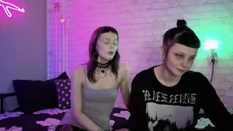 Snapshot of twins_terror chatting on 06/16/26, 06:21 Sin and Skin online show from 06/16/26, 06:21