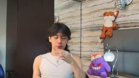 twinslovers_ online show from 05/18/26, 04:07